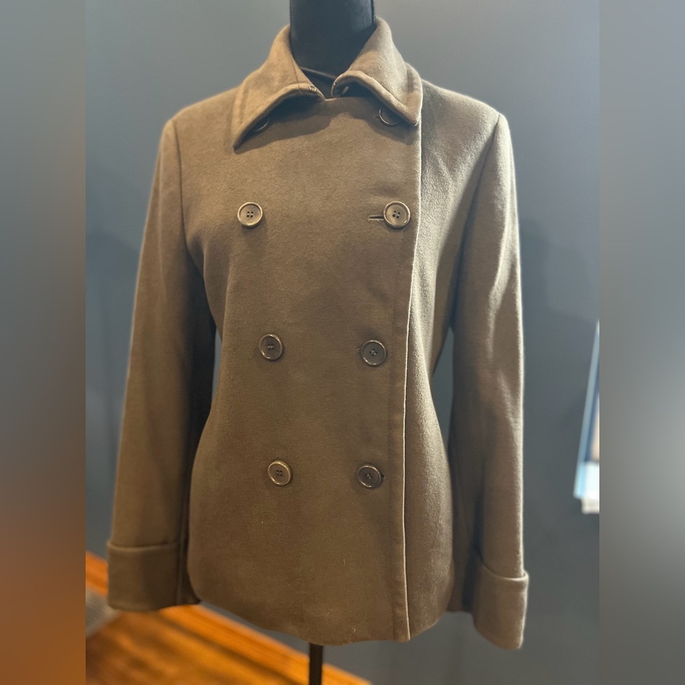 MaxMara Double-Breasted Peacoat in Olive marked size 10. Feels more 6/8